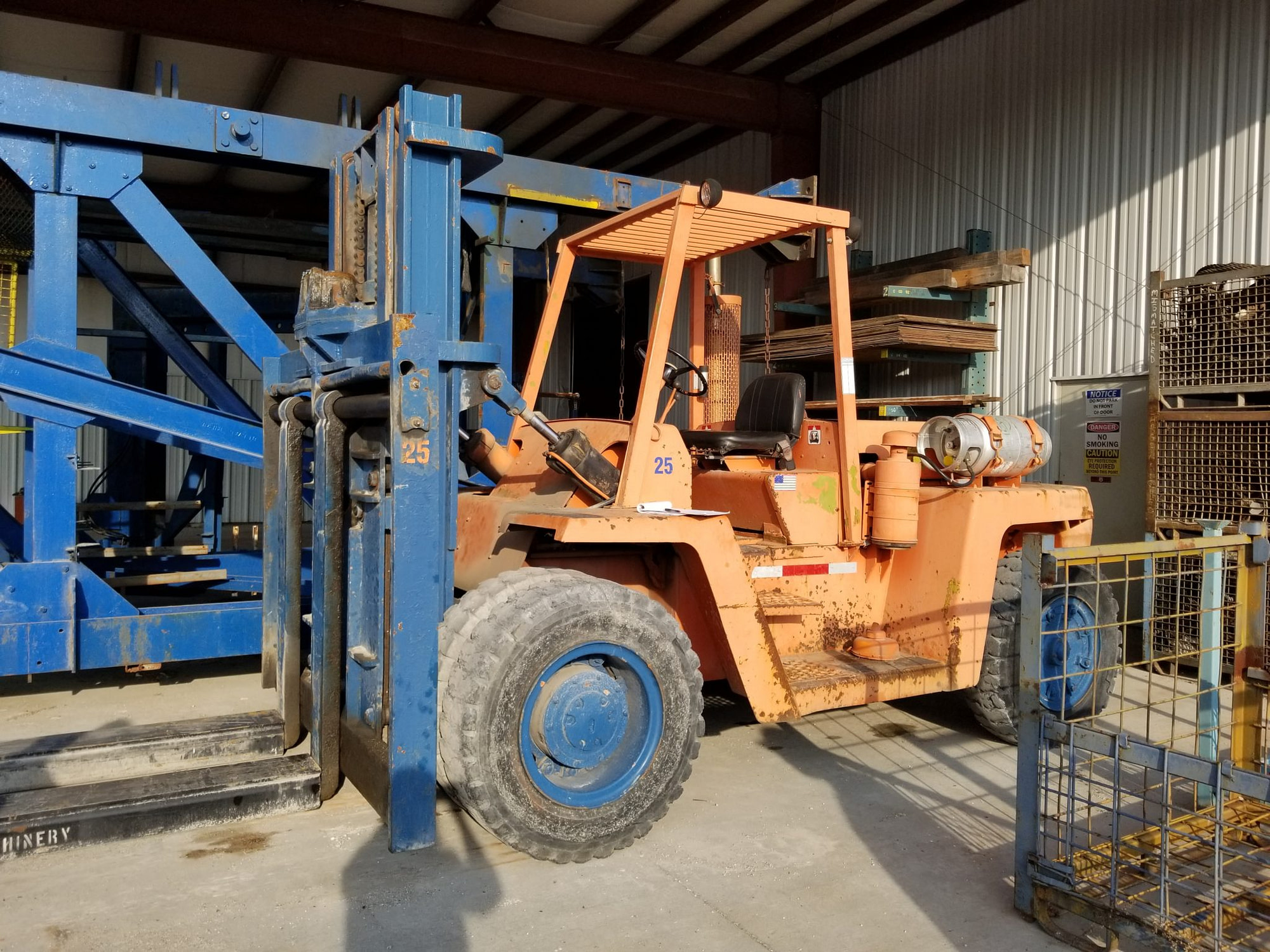 25,000lb Clark Forklift For Sale Used 12.5 Ton Call 6162004308