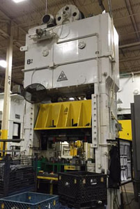 350 Ton Capacity Clearing Straight Side Press For Sale 1