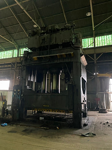 1,500 Ton Capacity Erie Straight Side Down-Acting Hydraulic Press For Sale