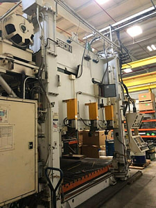 400 Ton Verson Down-Acting Hydraulic Press For Sale