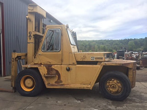 25,000lb. Capacity Cat Air-Tired Forklift For Sale 12.5 Ton