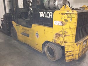 30,000lbs. Taylor T300 Forklift 3