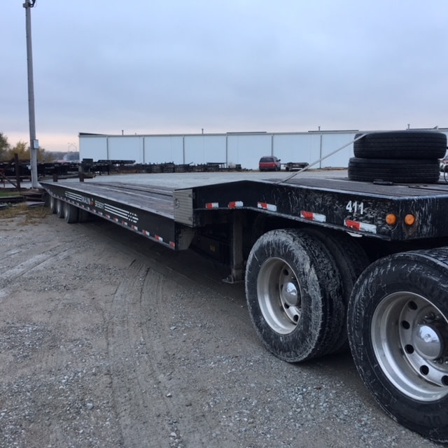 SOLD 2007 Kalyn Siebert 3Axle Sliding Axle Trailer For Sale (Two