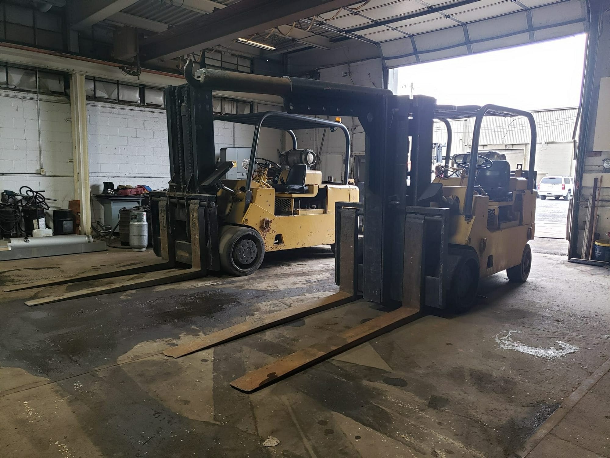 20000lb CAT T200 Forklift For Sale