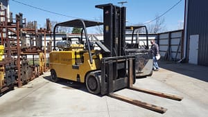 25,000lb. Capacity Cat T250 Forklift For Sale (4)