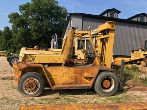 22,500 lb Capacity Cat Forklift For Sale 11.25 Ton