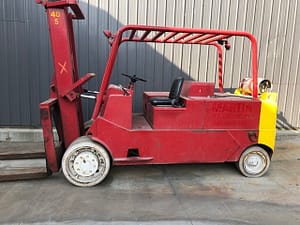 40,000 lbs. Capacity Cat Solid-Tire Forklift For Sale 20 Ton