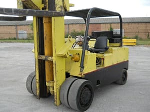 30,000 lb / 40,000 lb Cat T300 Hard Tire Forklift