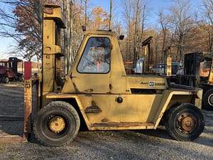 33,000 lb Cat Air Tire Forklift For Sale