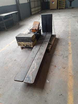 Hoist 25/35 Forks 8' - NEW!