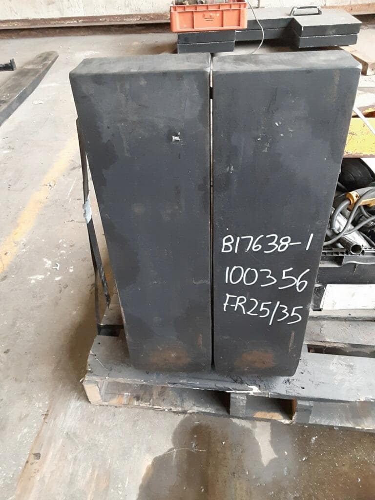 Hoist 25/35 Forks 8' NEW! Call 6162004308