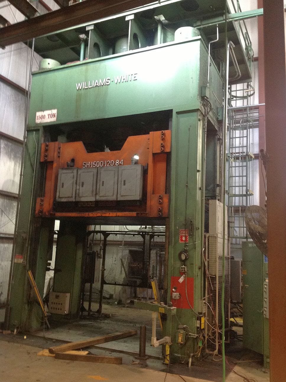 1,500 Ton Williams and White Gib Guided Hydraulic Press For Sale